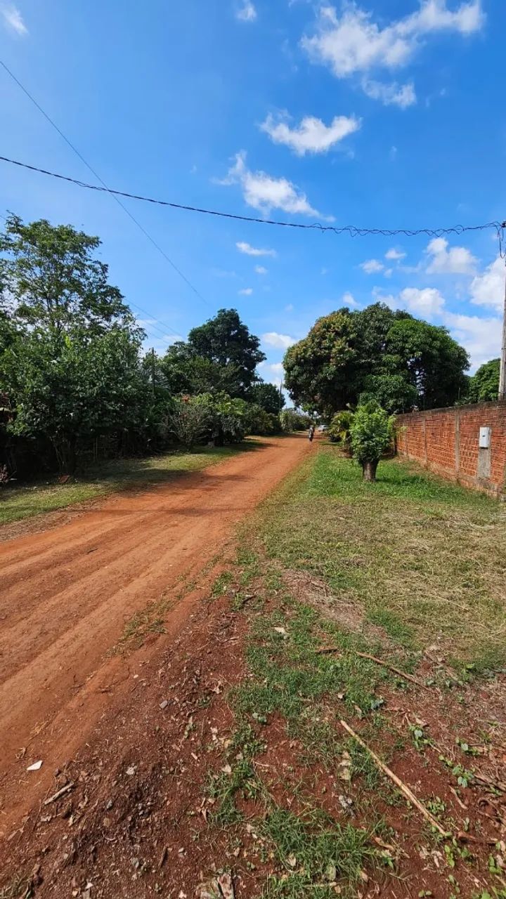 Chácara em Maringá , 2.000,00 m2, Porta das Flores , a 1.000 metros do asfalto.