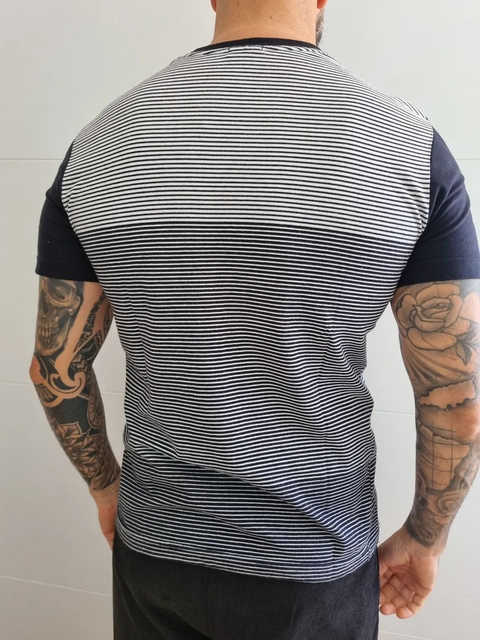 Camiseta MCD listrada com bolso - Foto 2
