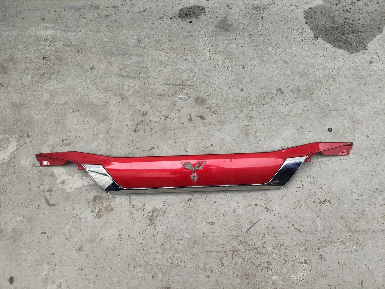 Moldura tampa traseira Outlander 2016 2017 2018 2019 2020