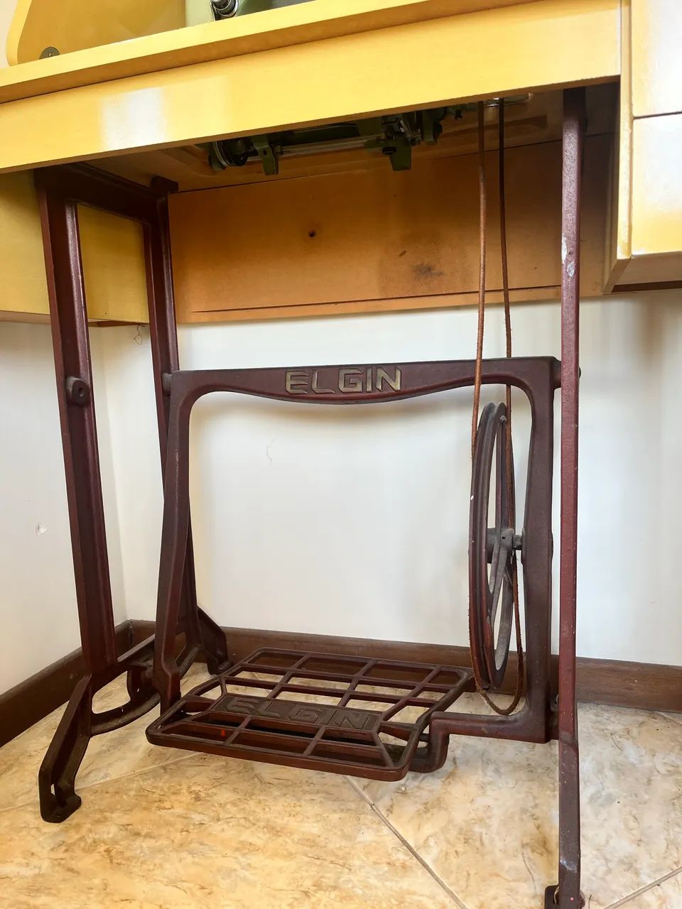 Máquina de costura Elgin65104884914435121