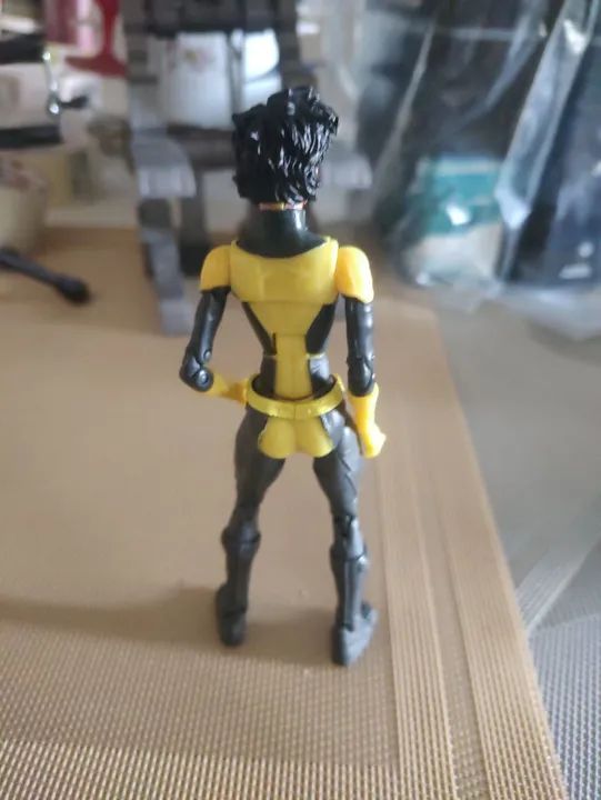 Boneca Jubileu Marvel Legends Jubilee Custom para Toybiz ou Hasbro - Foto 4