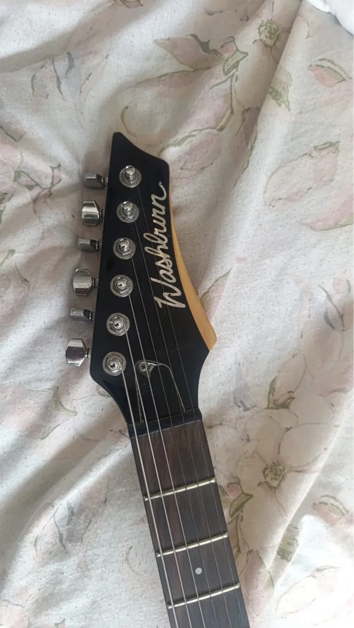 Guitarra Washburn