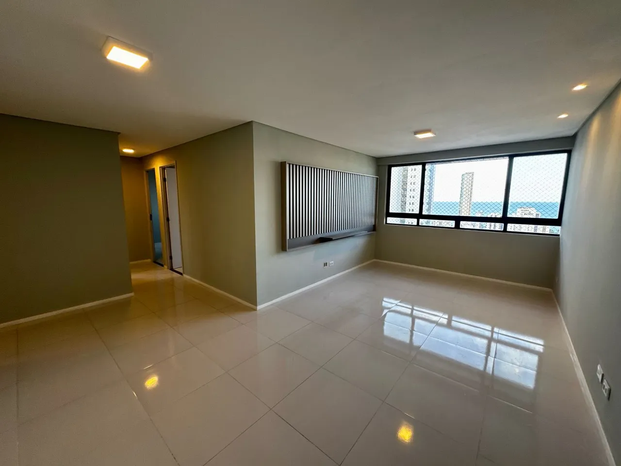 Imóvel para aluguel possui 81 metros quadrados com 3 quartos em Boa Viagem - Recife - PE