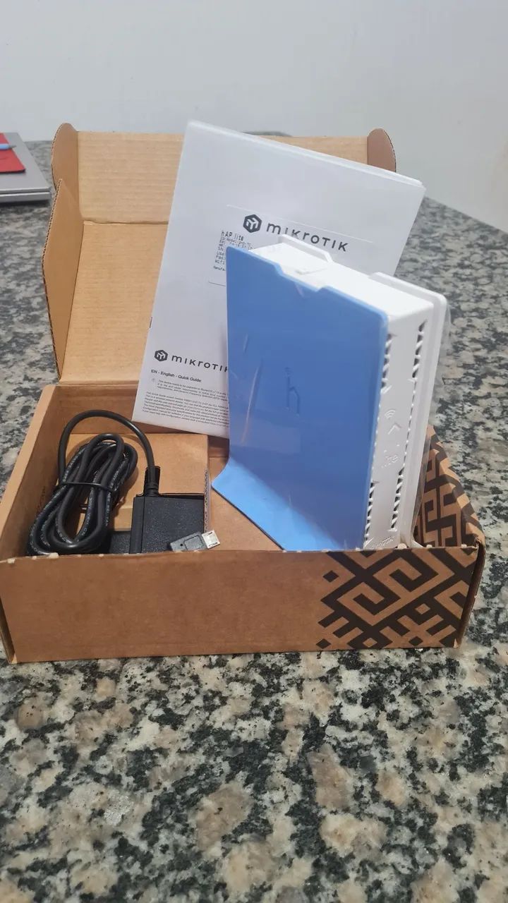 MikroTik hAP Lite RB941-2ND-TC-BR 650MHz 32MB RAM L4 - Foto 2