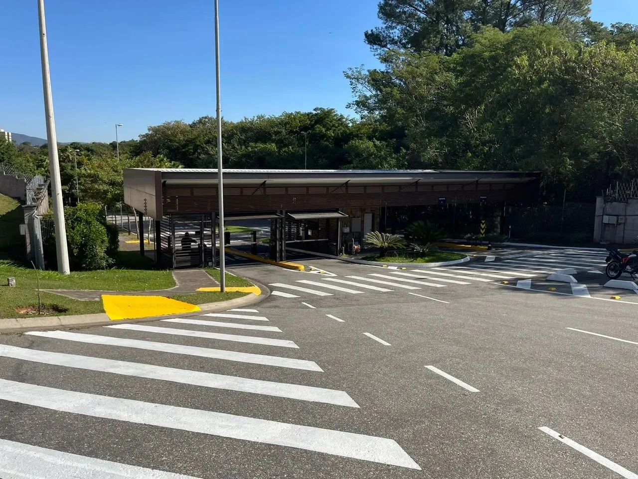 TERRENO A VENDA EM CONDOMÍNIO JUNDIAÍ - LOTEAMENTO FECHADO BOSQUE DO HORTO - LEVE DECLIVE