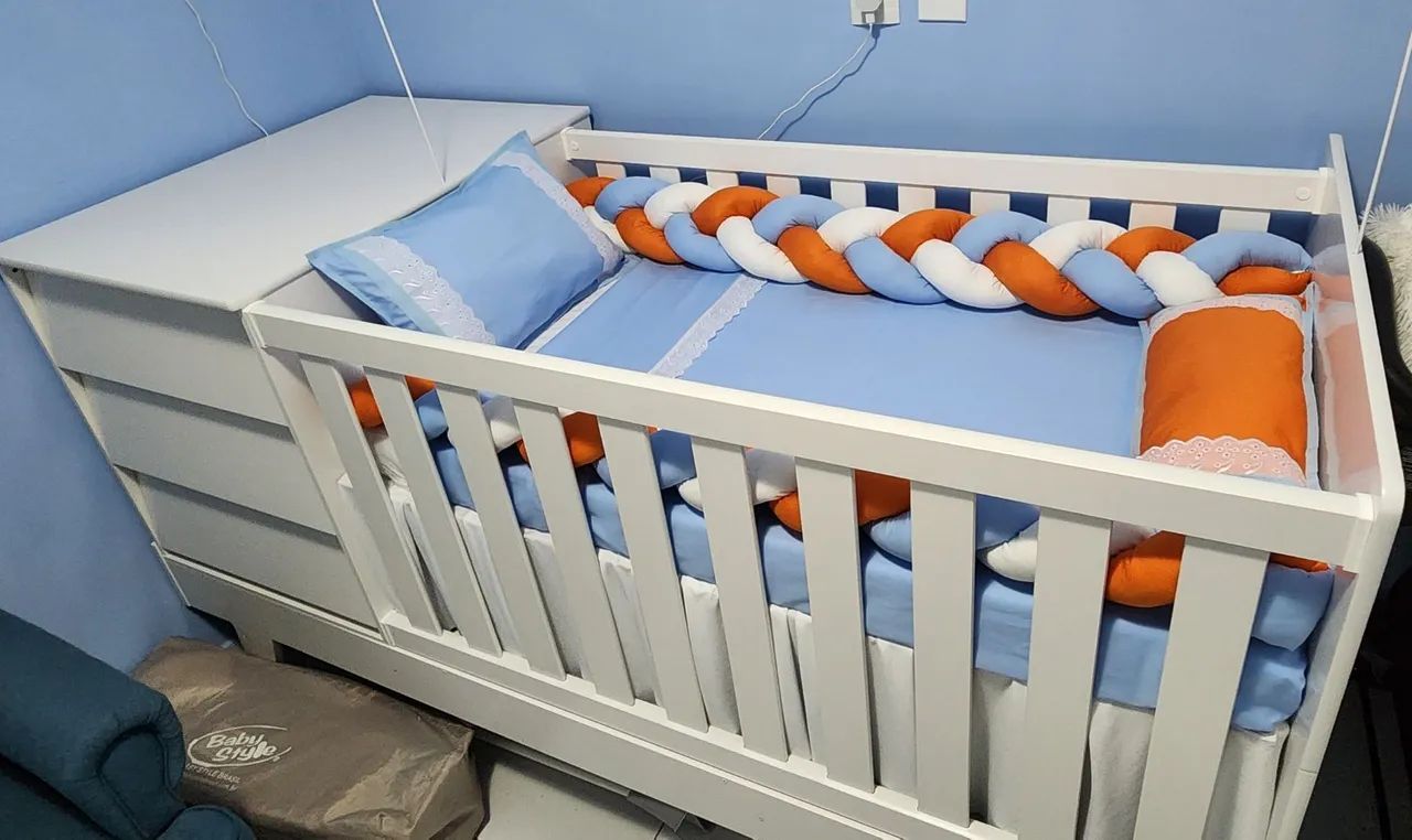 Berço Americano com trocador/comoda e colchão conservadíssimo