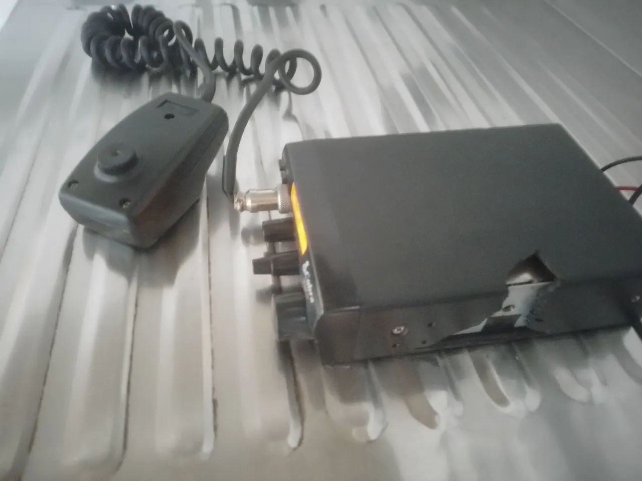 kit 2 Rádio px Cobra funcionando somente auto falantes defeito pode usar saída pa - Foto 4