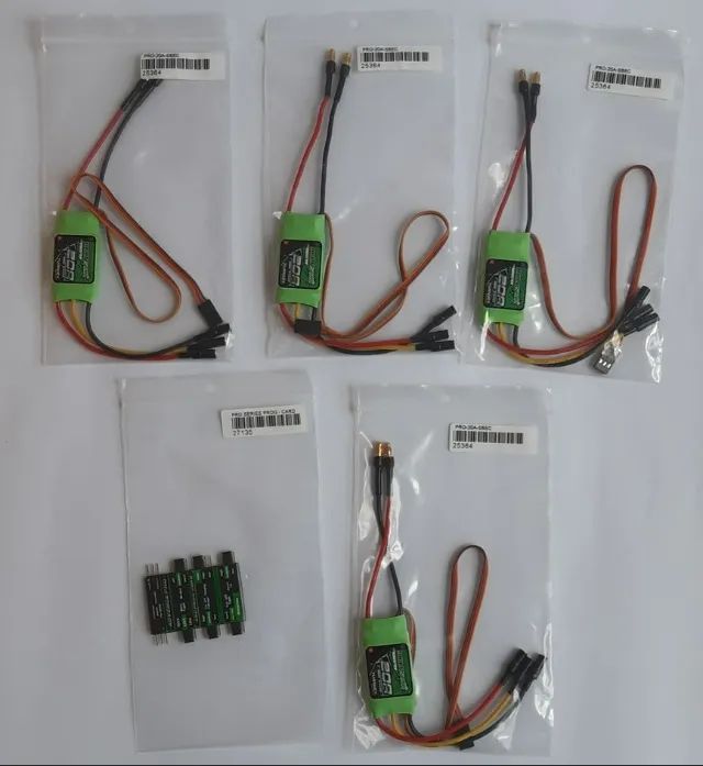 Drone - kit com 4 Motores 935KV, 8 pares Hélice 1045 e 4 ESC 20A (usados) - Foto 3