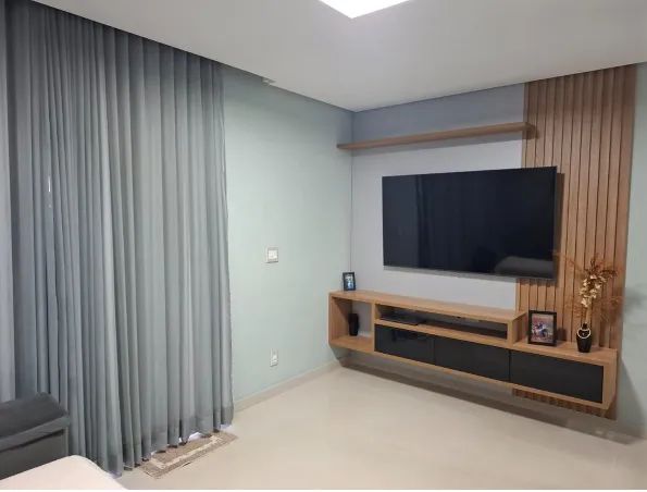 Vendo linda casa com 02 Quartos 01 Suíte Valparaíso