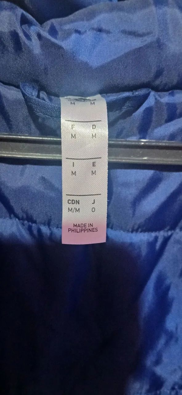 Parka Adidas Azul com Estampa de Estrelas - Foto 4