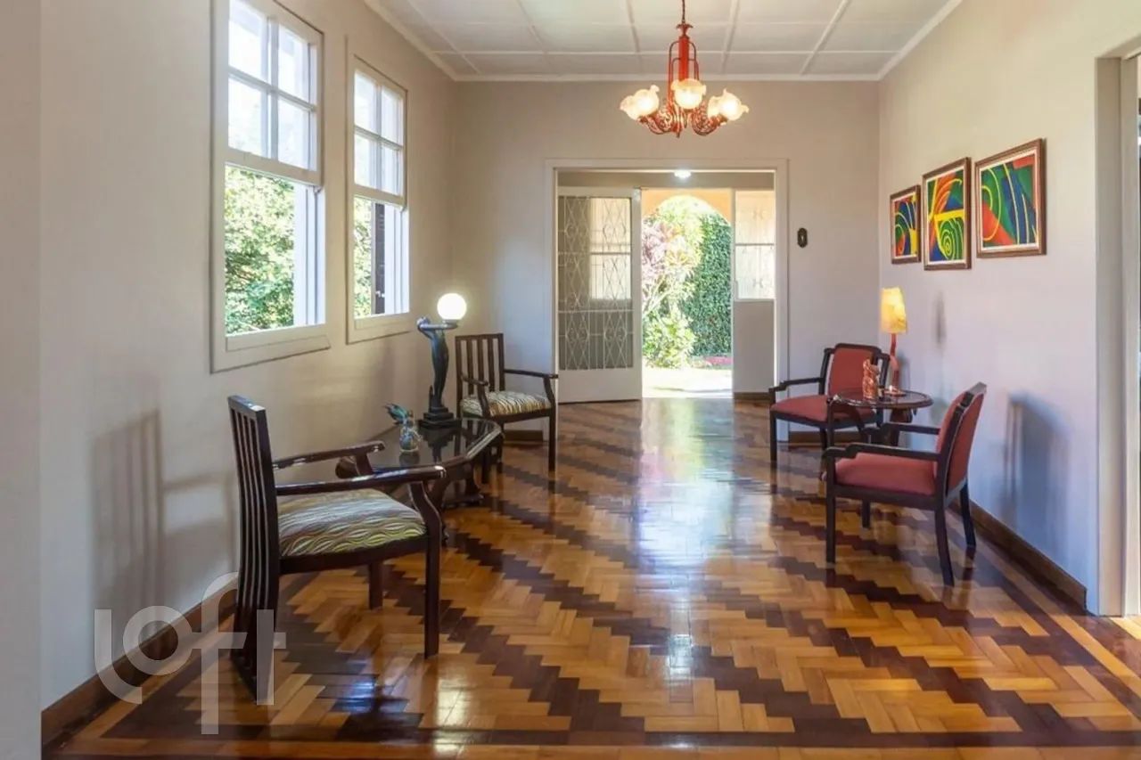 Casa à venda em Teresópolis com 420 m², 5 quartos, 1 suíte, 7 vagas - Foto 2