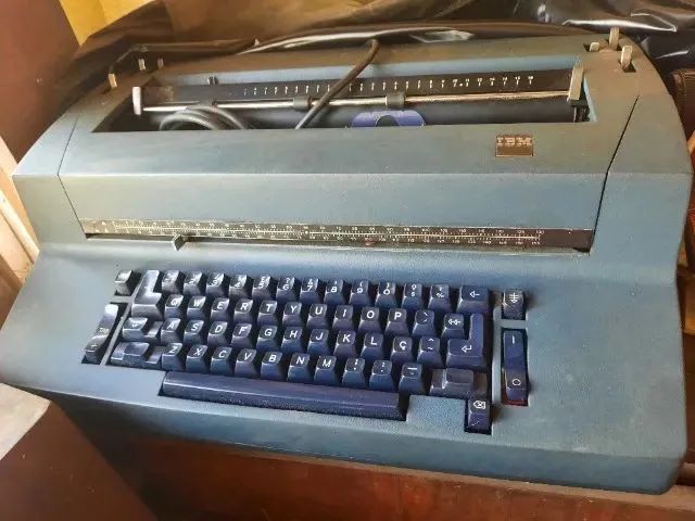 Máquina de escrever IBM raridade