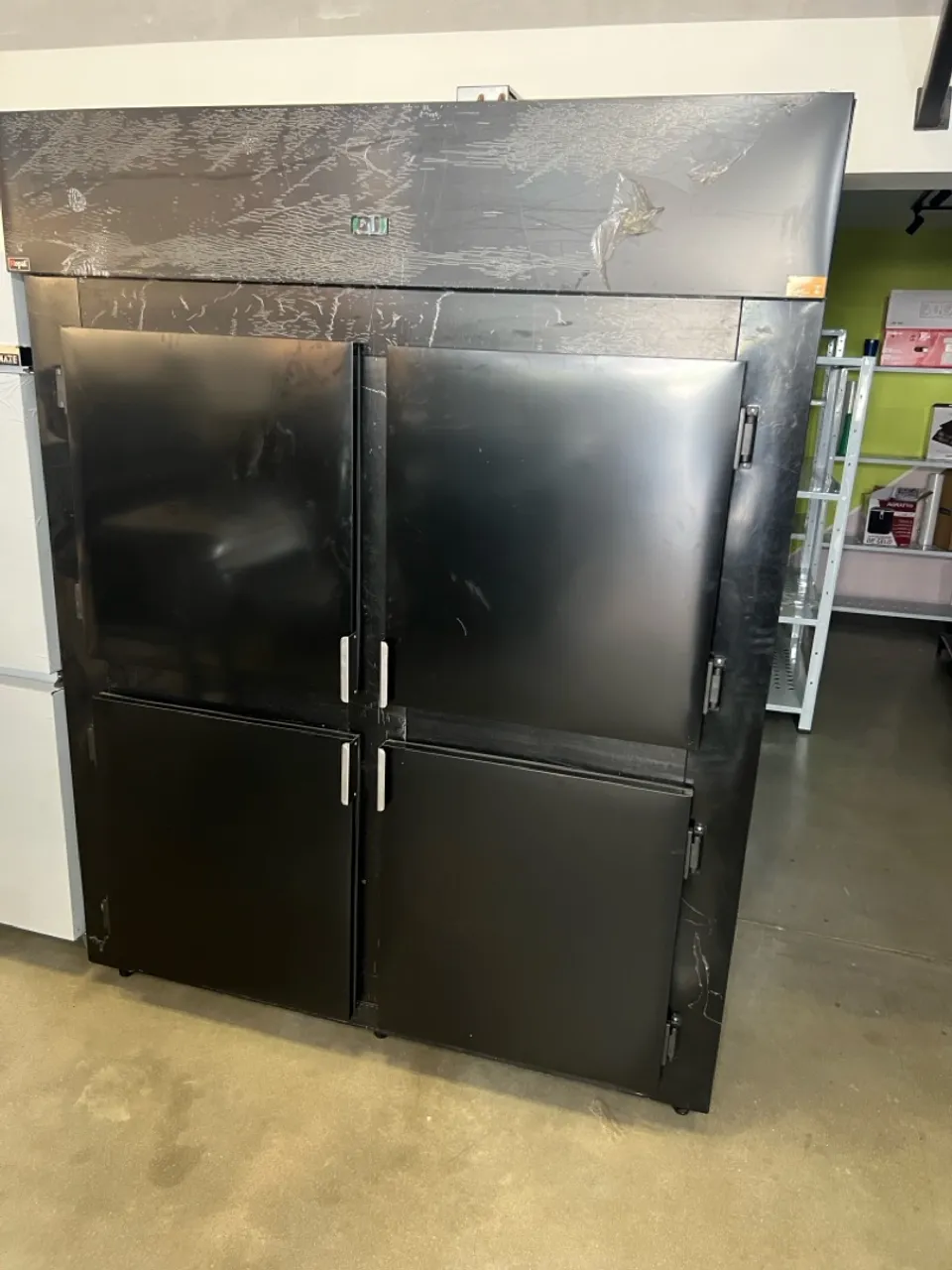 Mini câmara fria p/ bebidas  4 Portas 2040L- nova 