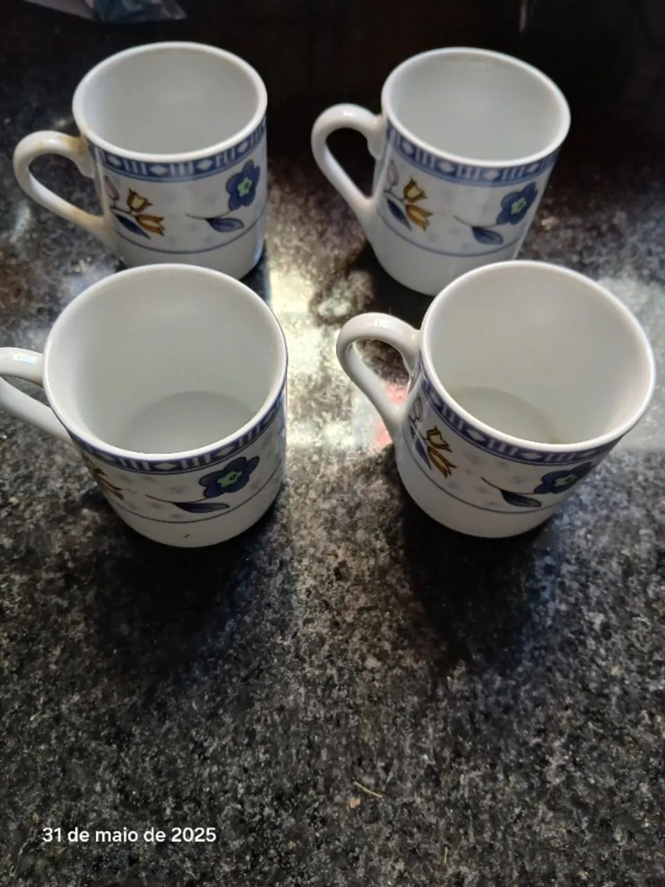 Conjunto de 6 xícaras com píres em porcelana - Foto 6