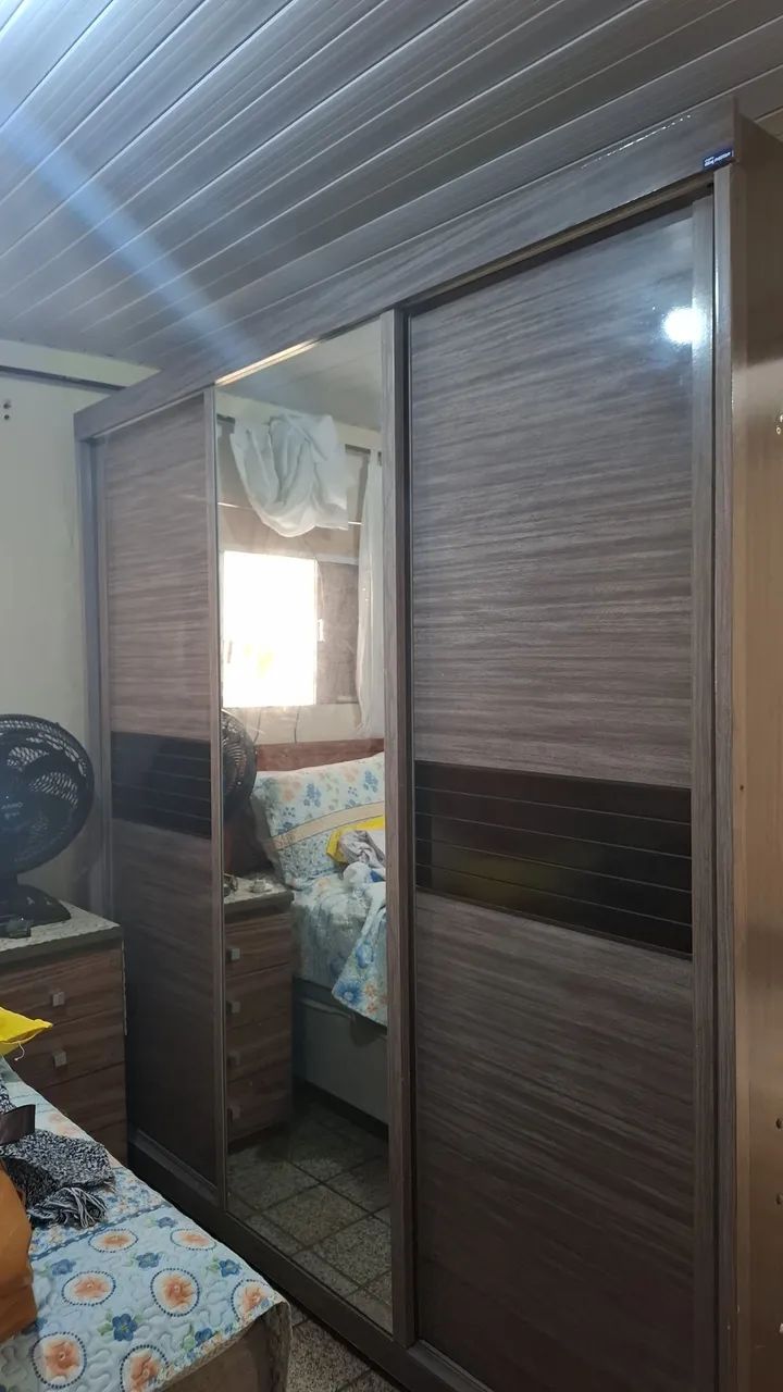 Guarda-roupa, porta de correr.64386066445571120