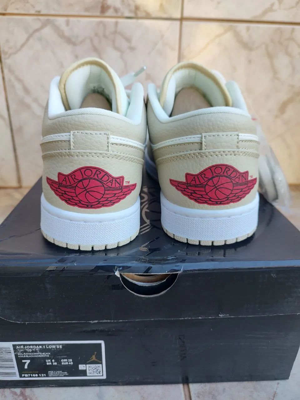 Air Jordan 1 Low SE Sail Rattan University Red - Foto 5