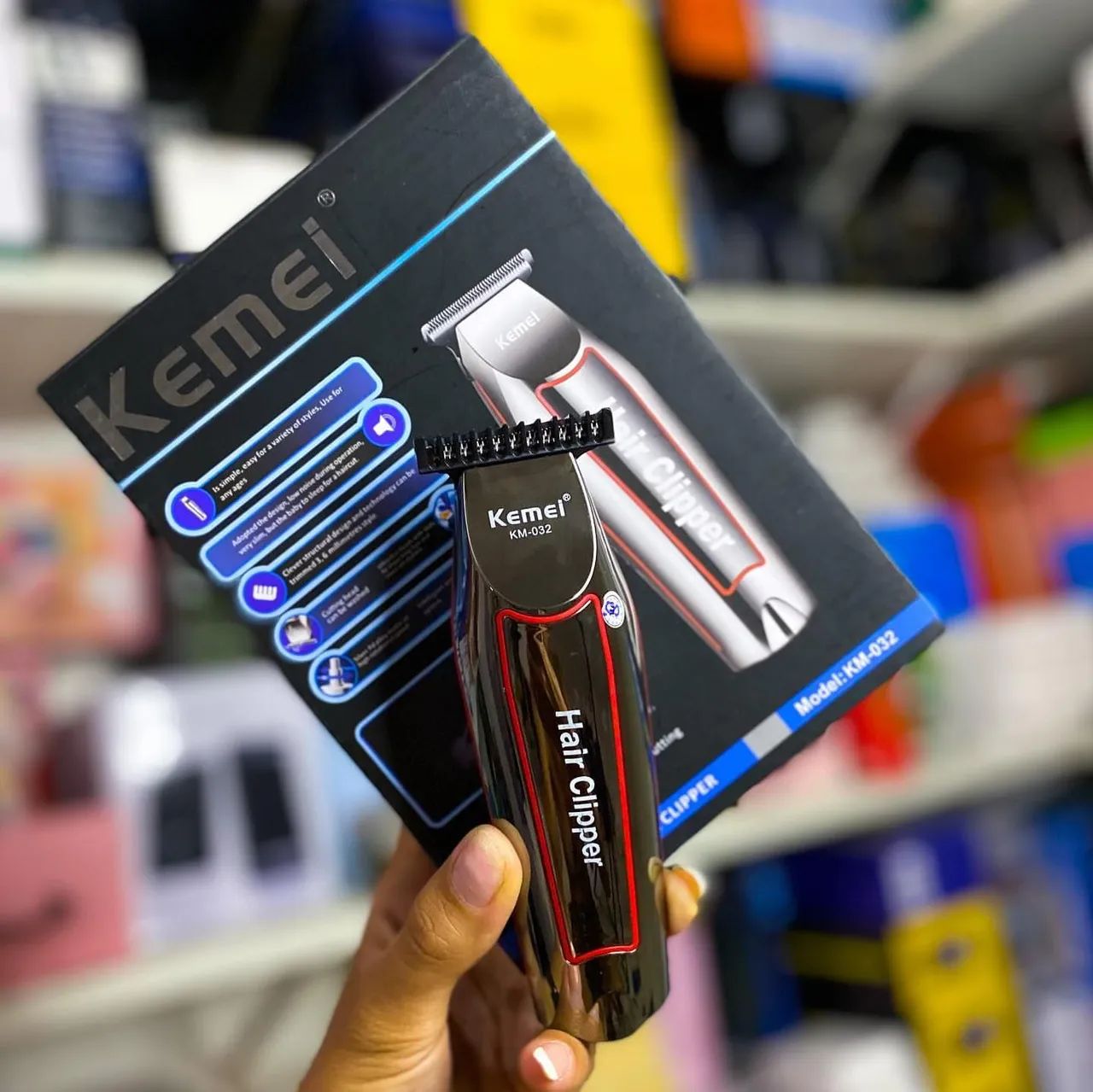 Máquina de Cortar Cabelo Kemei KM-032