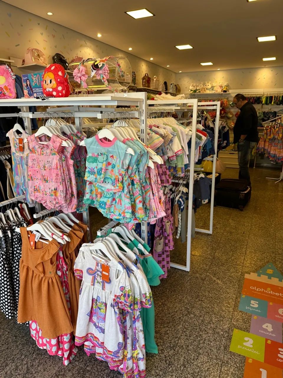 Expositor central para Loja arara Cremelheira COMAC