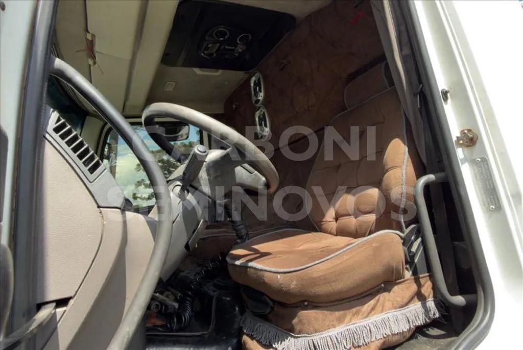 VW 24.280 CONSTELLATION 6X2 - Foto 9