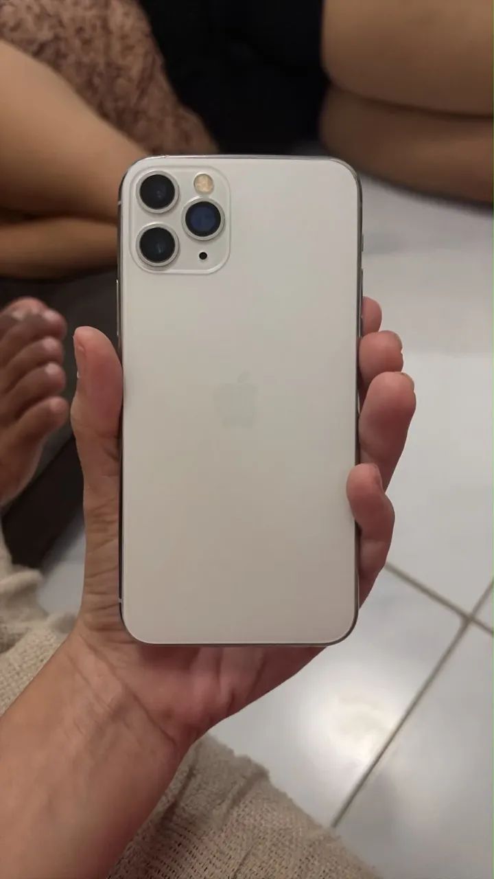 Celular 11 pro em perfeito estado 