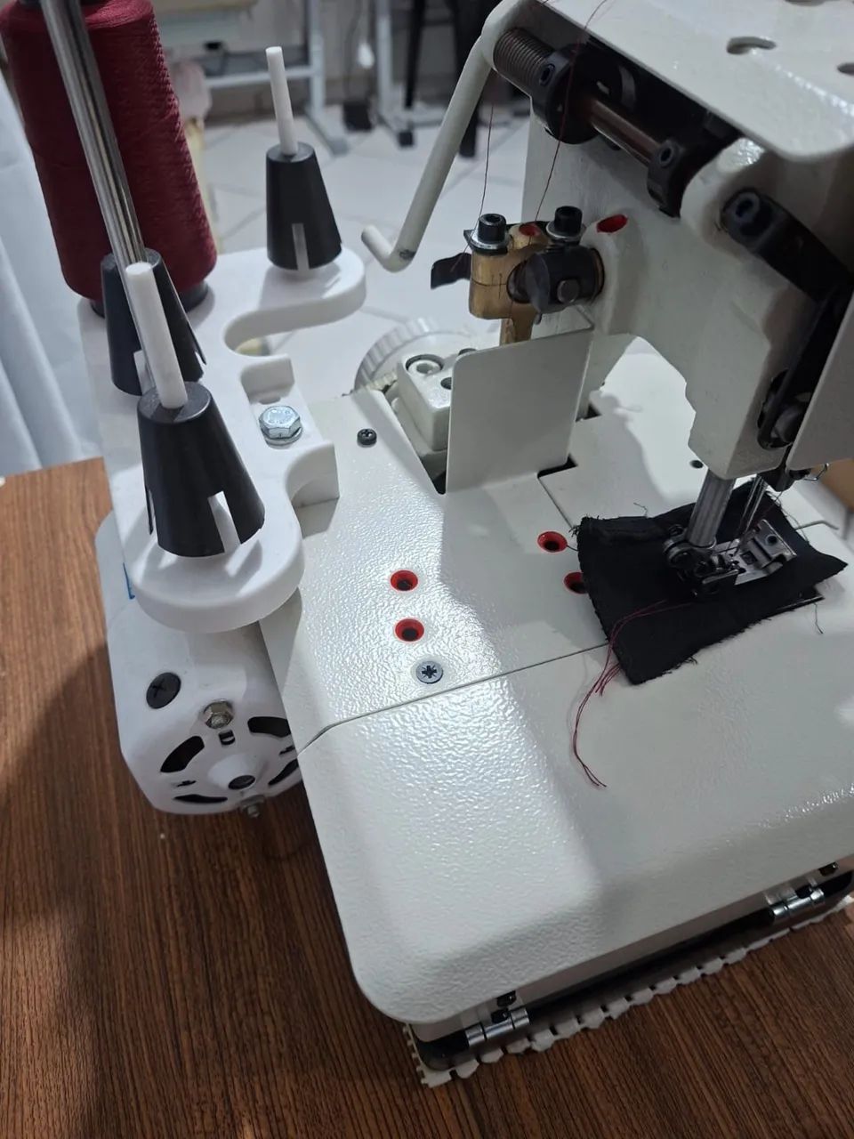 Máquina de costura Galoneira 3 agulhas Bracob. - Foto 3