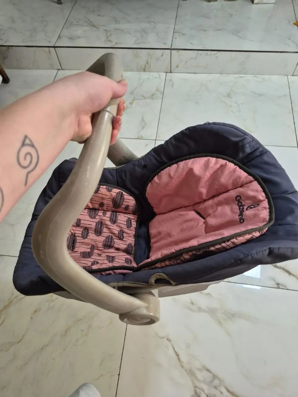 Vende -se berço e um bebê conforto  - Foto 5