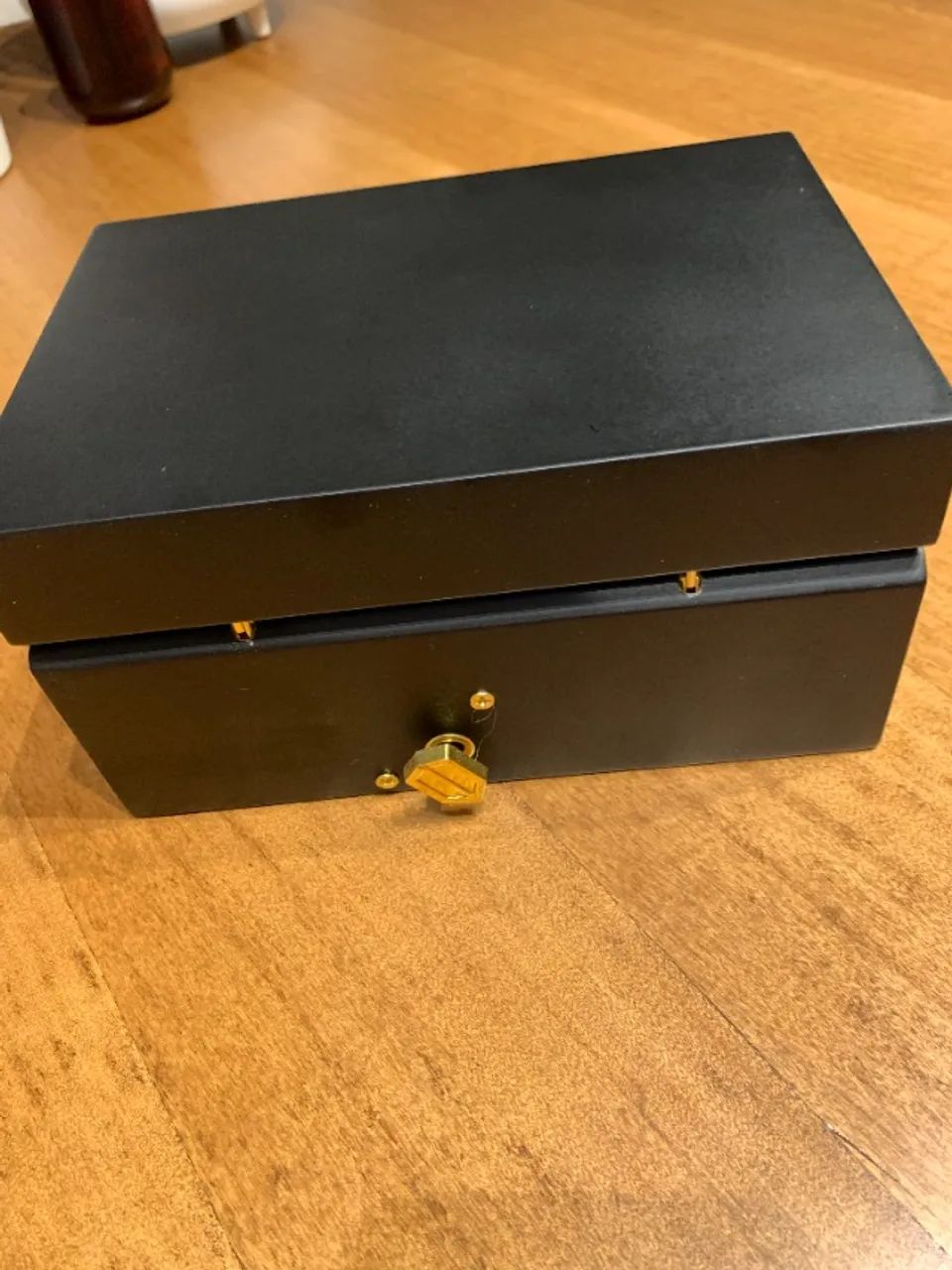 BTS MERCH BOX 6 (Army Membership) - Caixa de Música Mikrokosmos