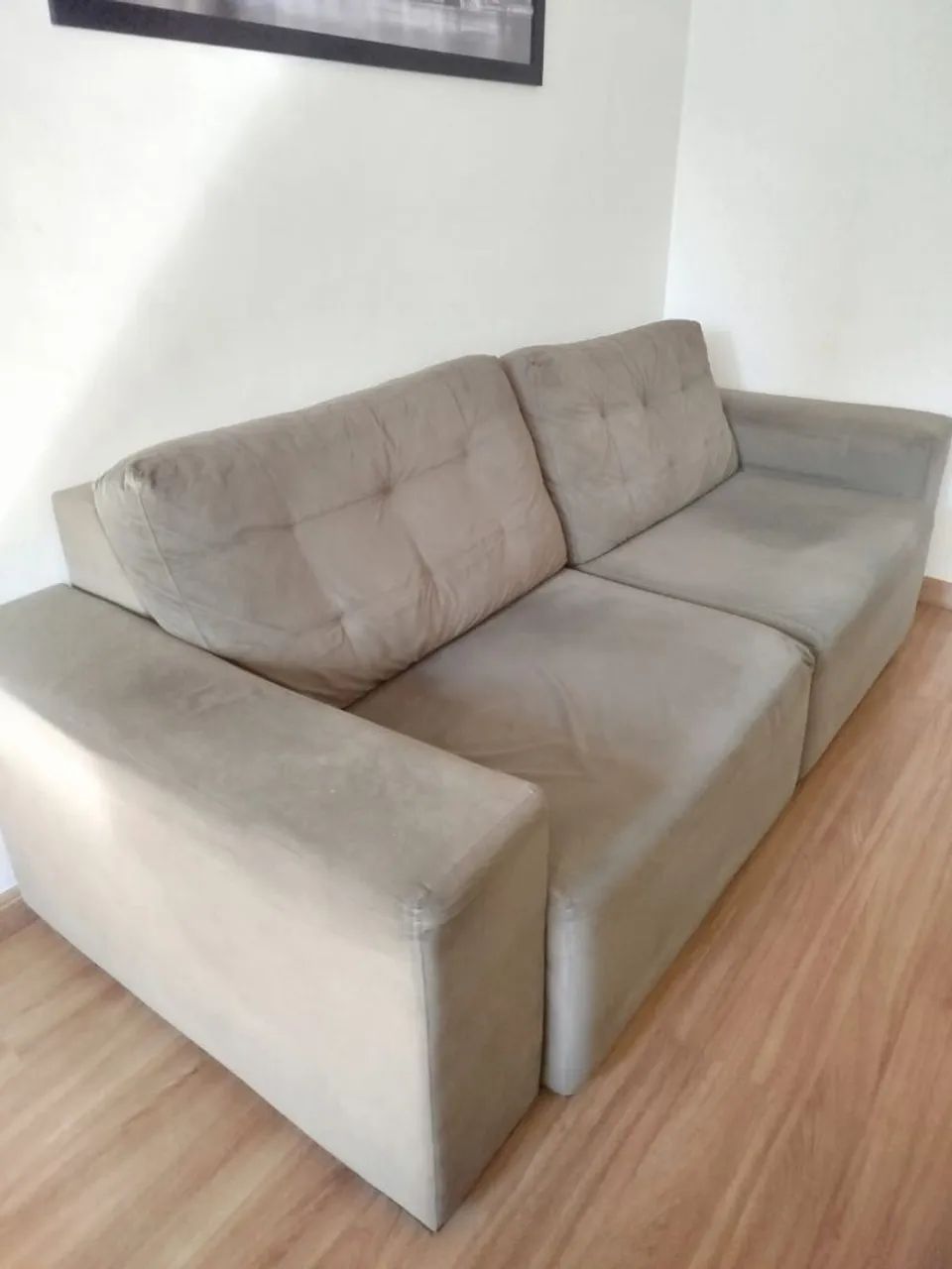 Sofá e Mesa de Jantar + Aparador
