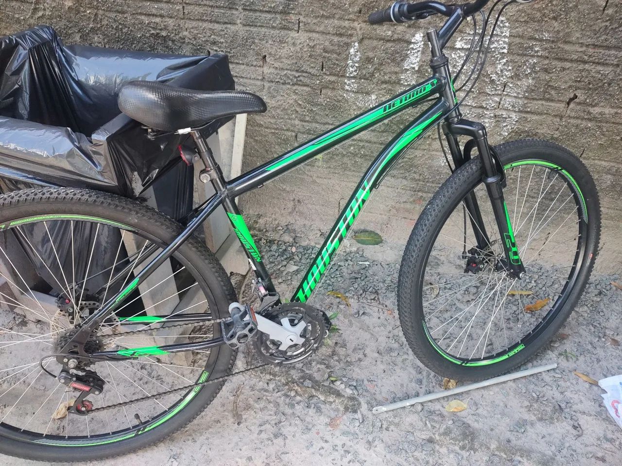Vende-se bicicleta aro 29 cor verde com preto 
