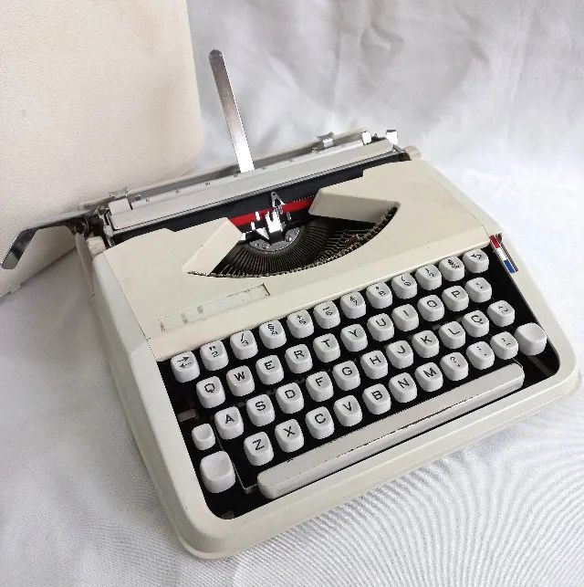 Máquina Datilografia Hermes Baby