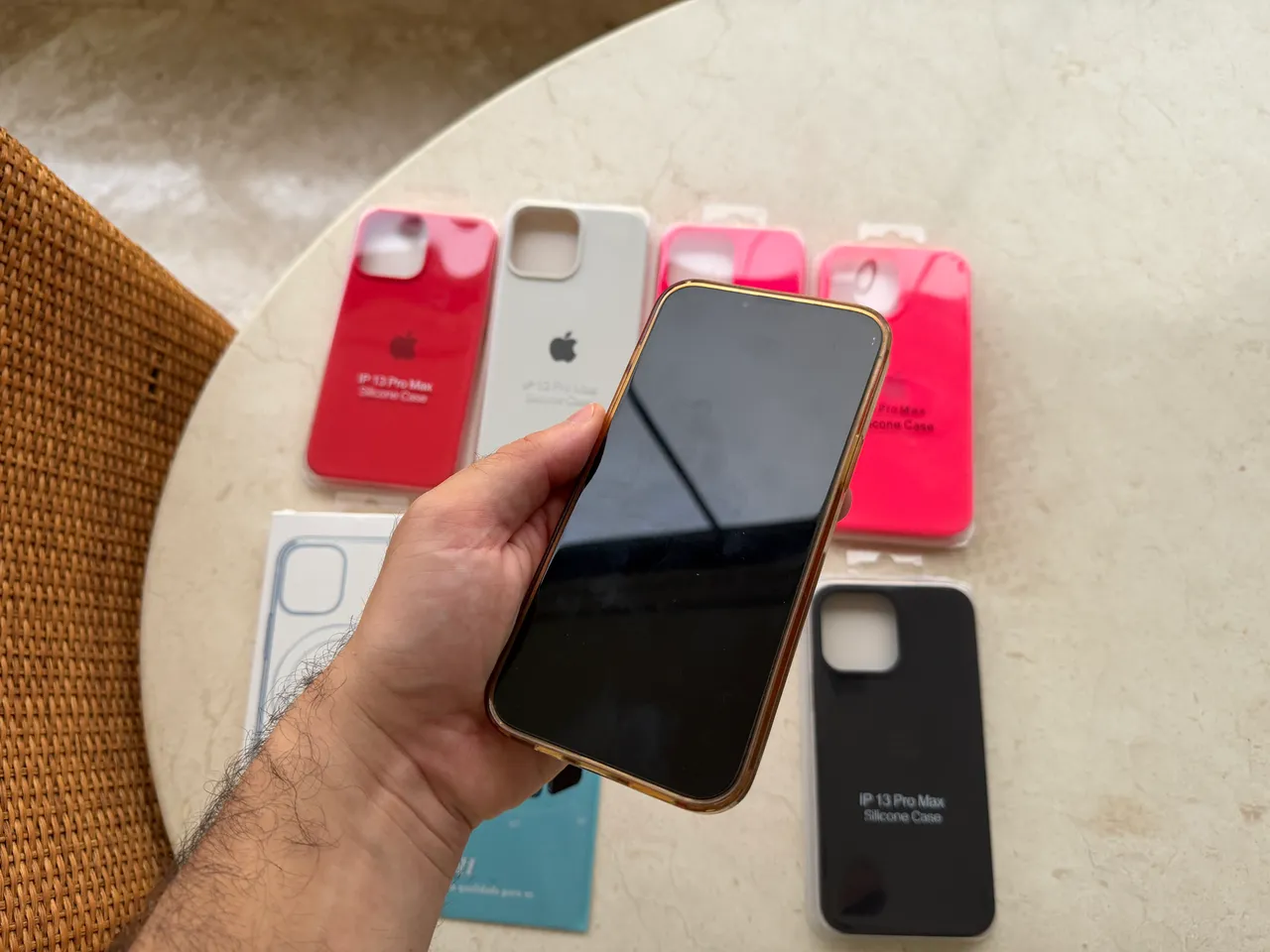 E-Sim Card) iPhone 15 Pro 256GB - Garantia já expirada (Não tem