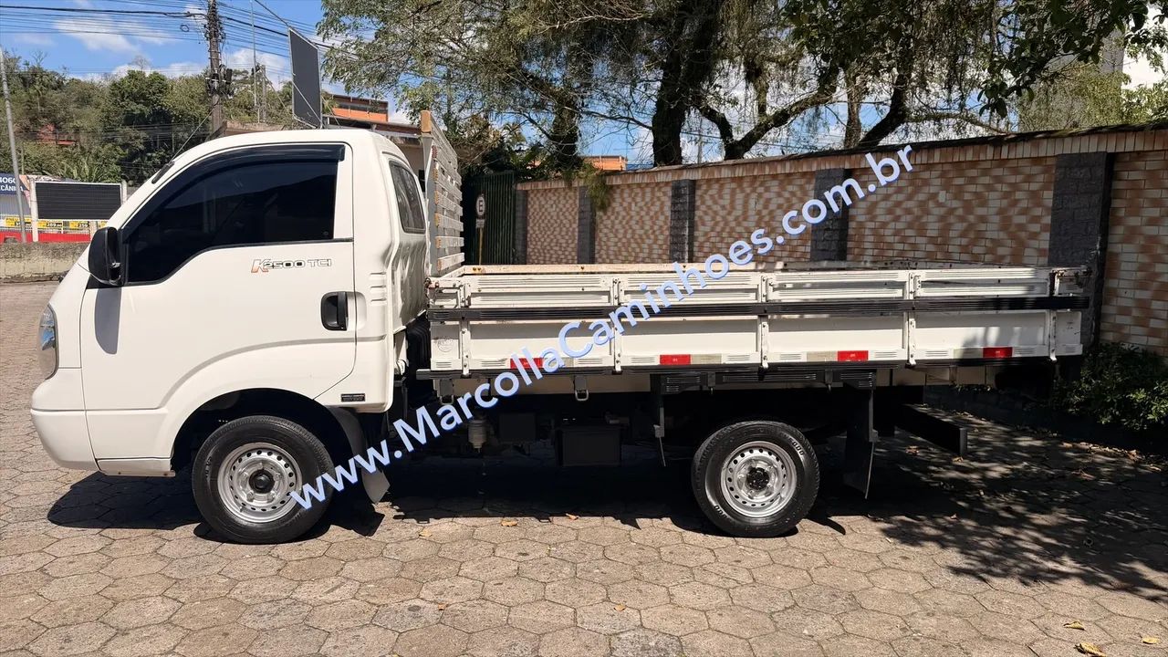 Kia Bongo COM AR-CONDICIONADO  - Foto 4