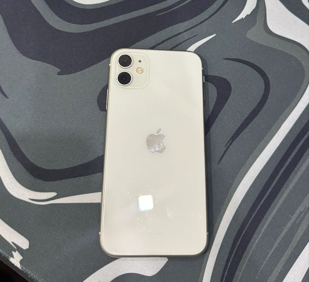 Excelente IPhone 11