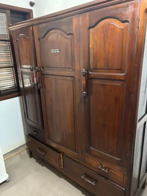 Guarda roupa vintage