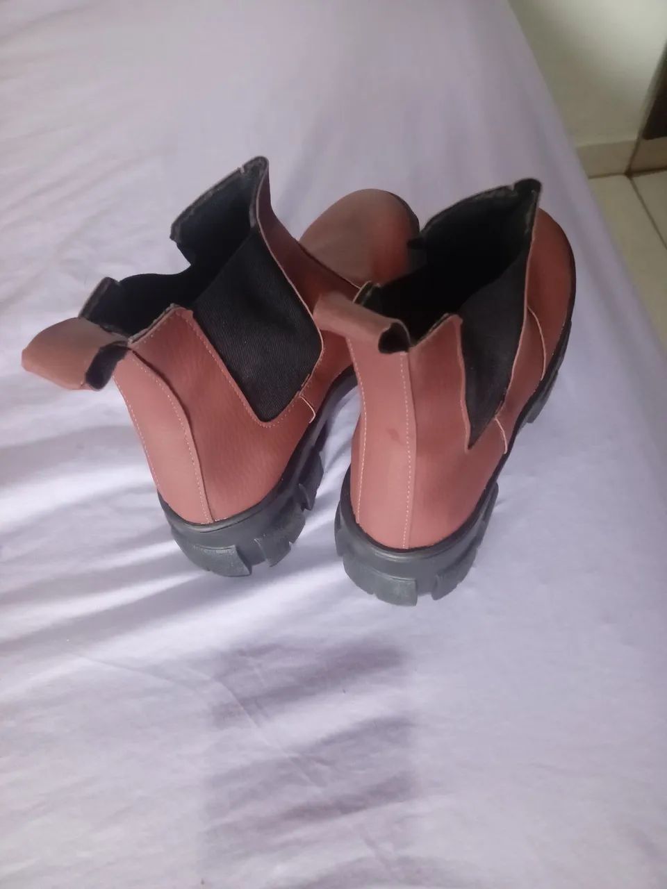 Bota shelsea nova solado tratorado 34 - Foto 2