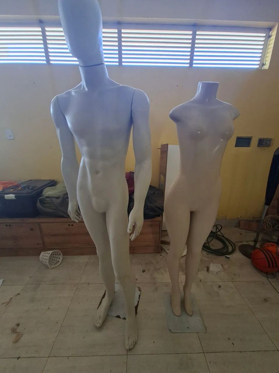 MANEQUINS MASCULINO E FEMININO