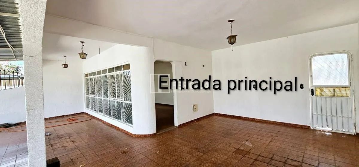 Vendo Casa com excelente localização  - Foto 3