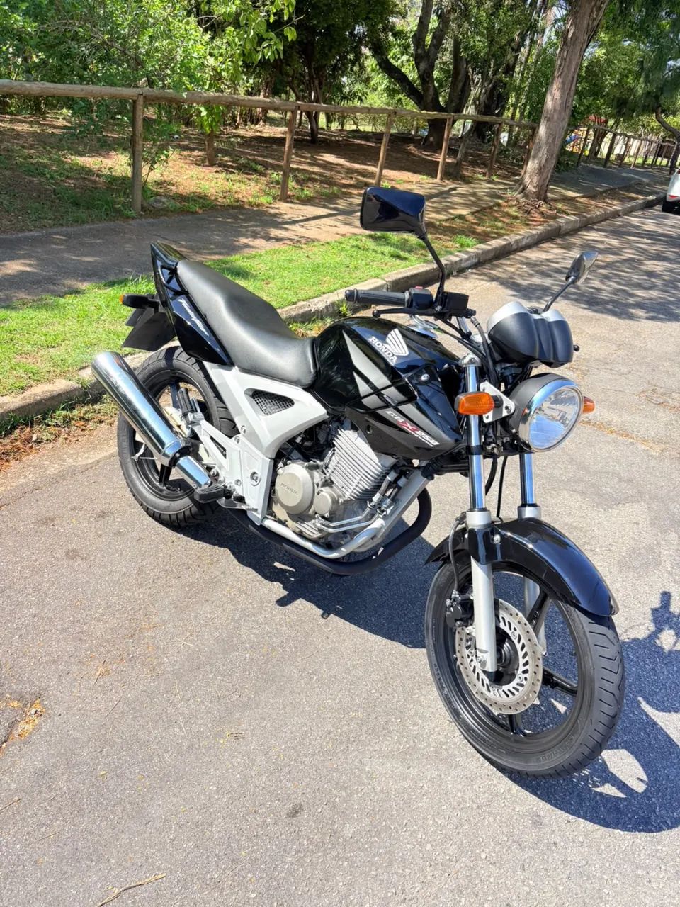 Cbx Twister bem conservada 