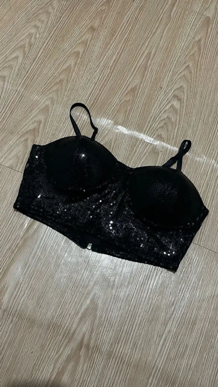 Top paetê preto