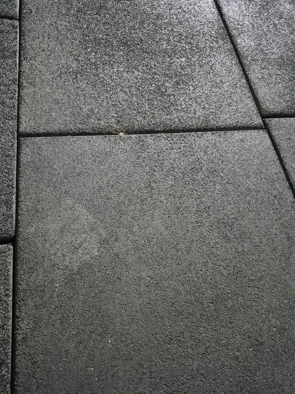 Placa de piso emborrachado 50x50 com 25mm de altura - Foto 2