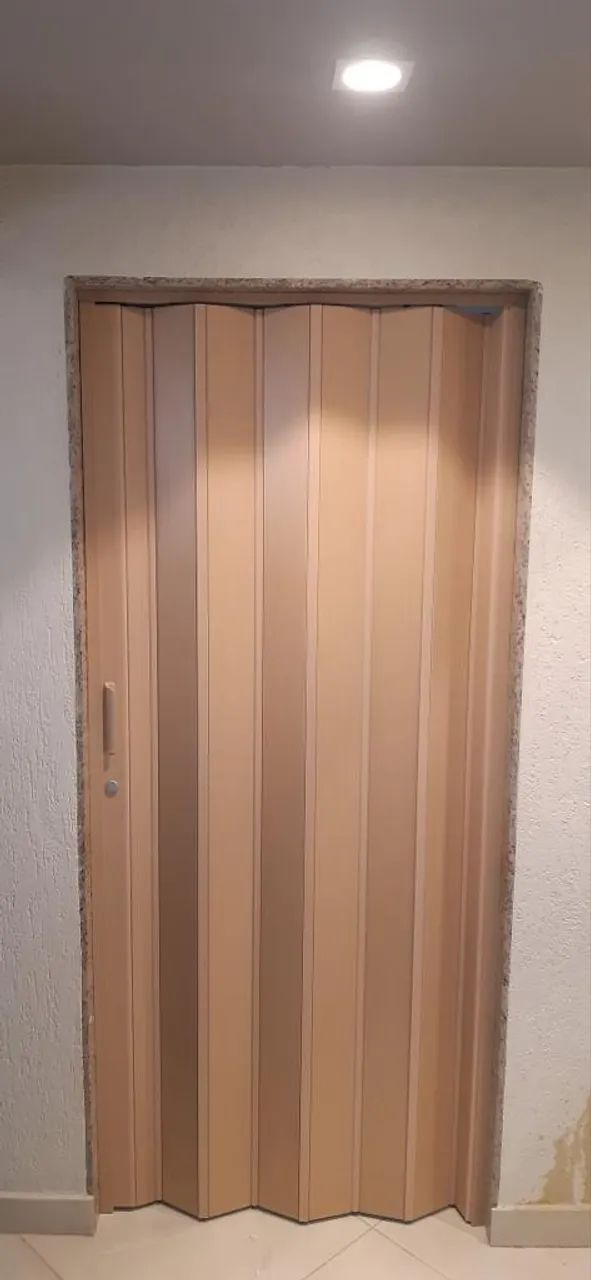 Porta Sanfonada e Fechamento de Pia - Venda com Instalação - Foto 3