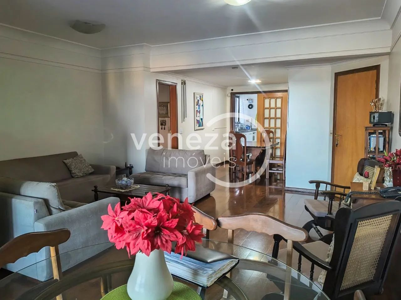 Apartamento à venda no Edifício Solar Cezanne, Centro de Londrina - Foto 2
