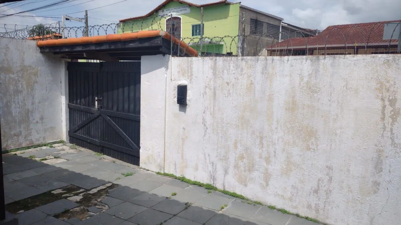 Portão(2,80m por 2,10m) robusto com fechadura nova 2 chaves - Foto 2
