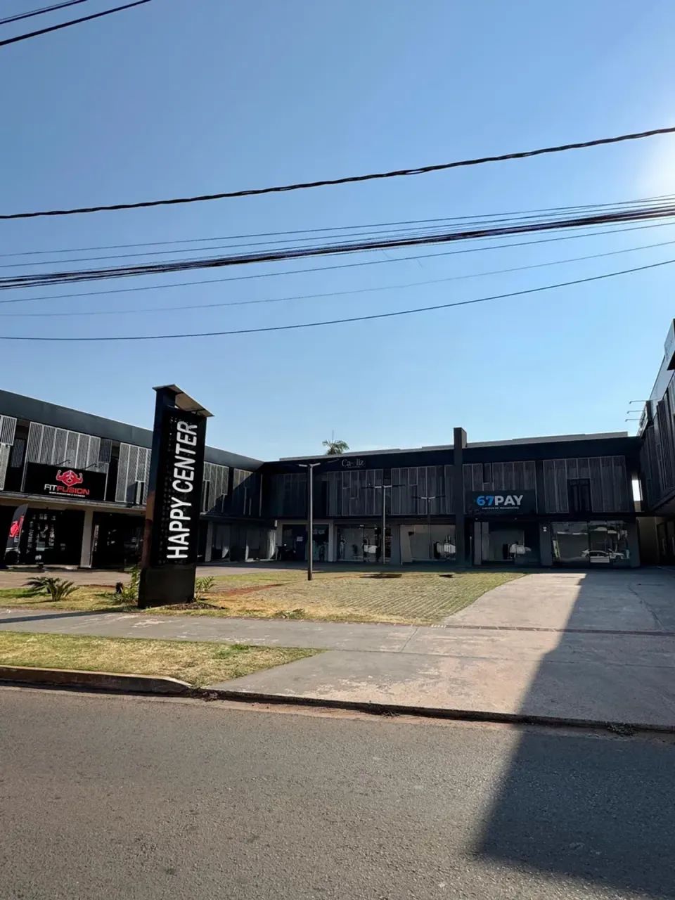 Sala Comercial com mezanino, ampla e bem localizada - São Lourenço