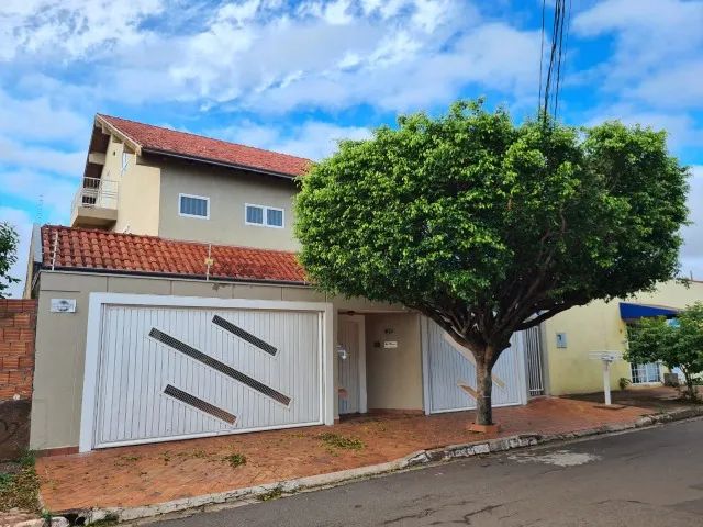Sobrado com 4 suítes e 2 quartos