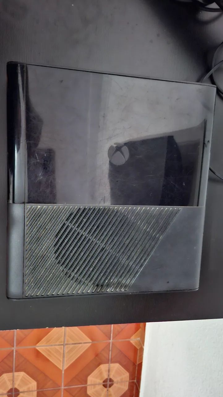 Xbox 360 Super Slim + Kinect + Jogos de brinde - Foto 2