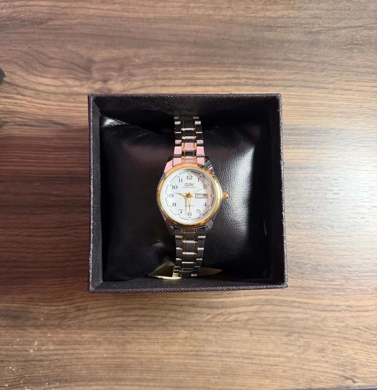 Relógio Elegante OPK Prata e Dourado