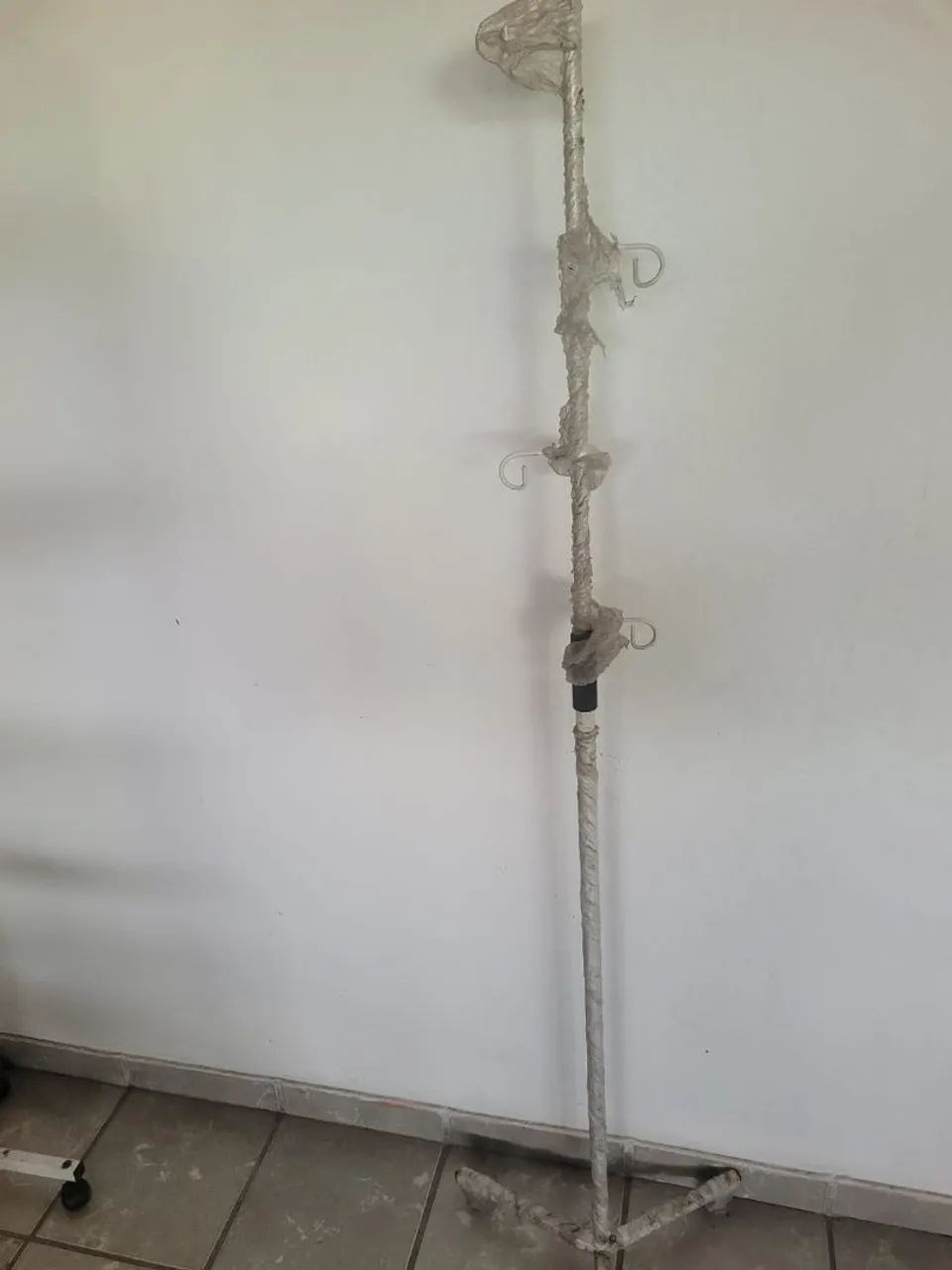 suporte para soro ou dieta enteral - Foto 2