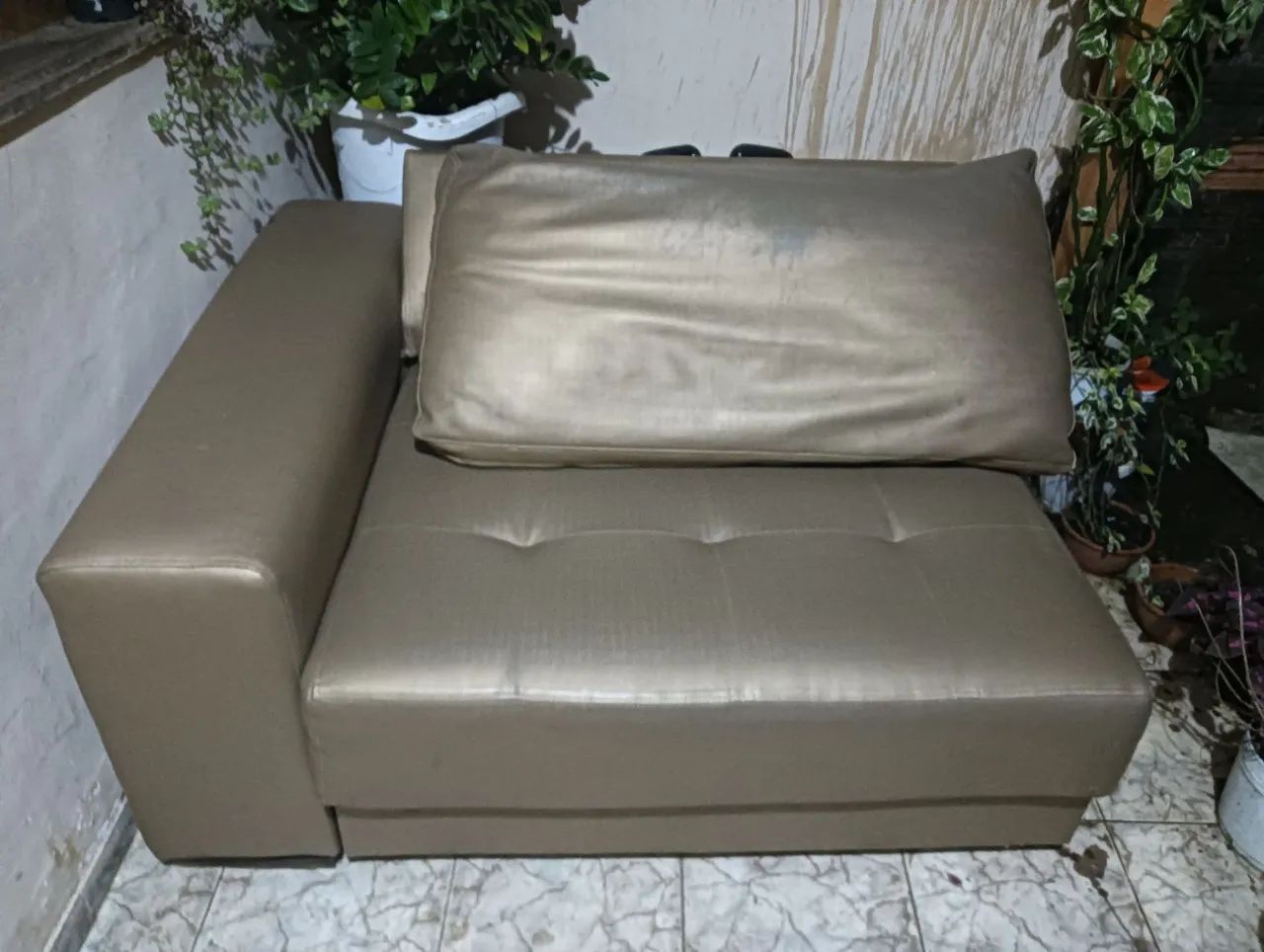 Sofá-cama com tudo funcionando