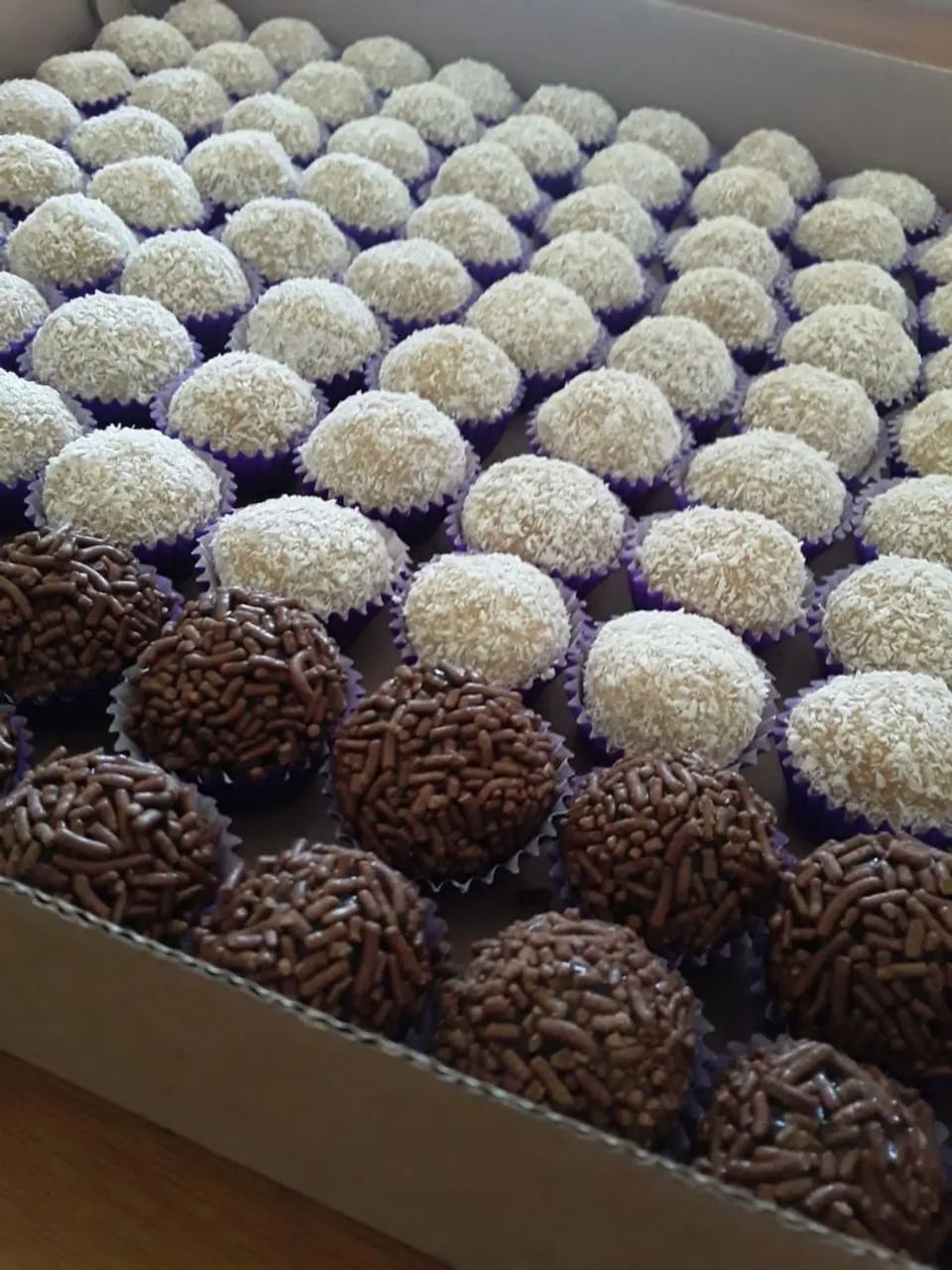 DOCINHOS DE FESTA.